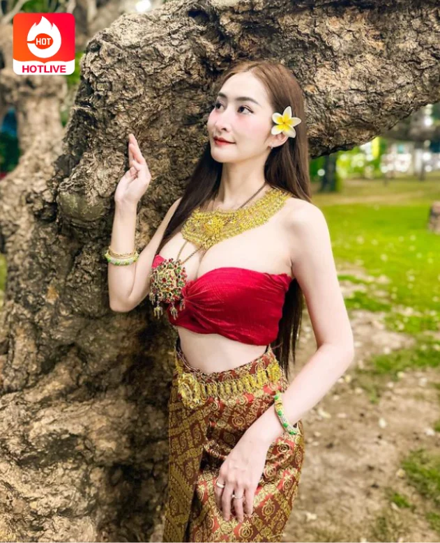 พลอย สุภาพิช-hotlive 